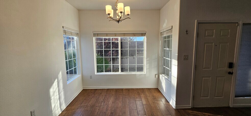 Building Photo - 8405 Pebble Creek Way