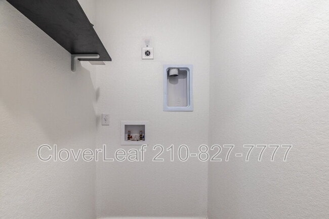 Building Photo - 3833 Millbrook Wy