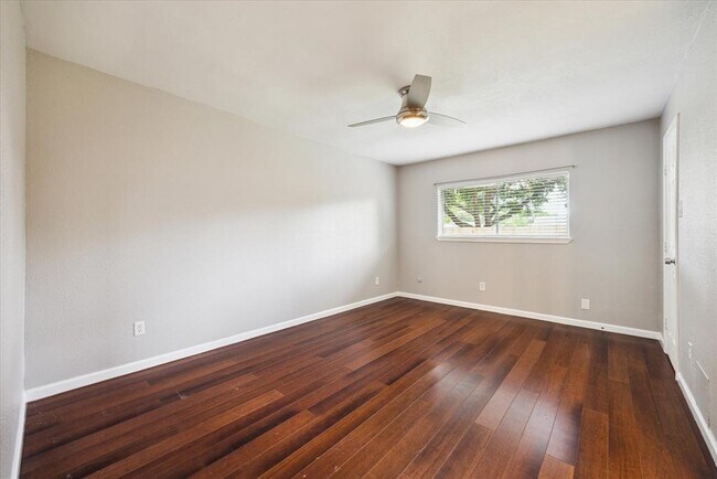 Building Photo - 23947 Pepperrell Pl St