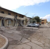 Building Photo - 729 E Hazel Dr