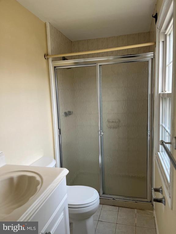 Building Photo - 42 Genesee Ln