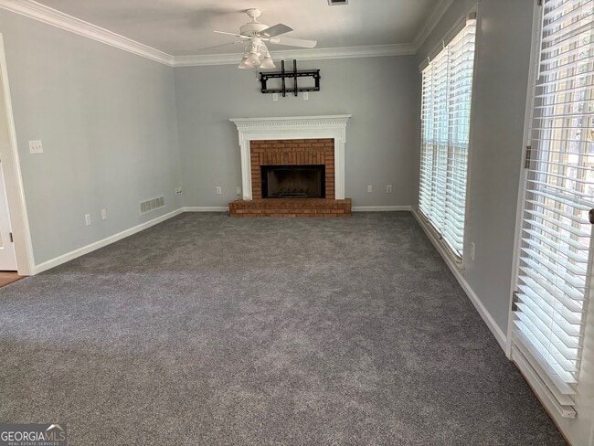 Building Photo - 6221 Woodlore Dr NW