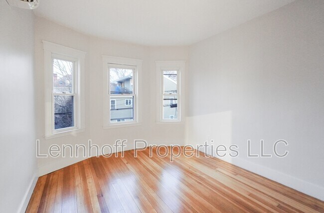 Building Photo - 28 Clark St