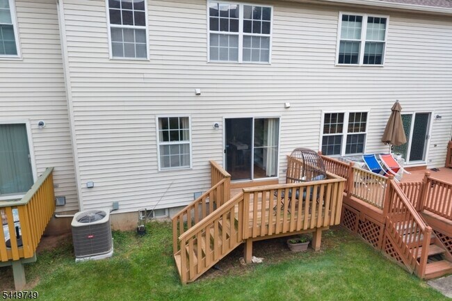Building Photo - 53 Dewitt Ln