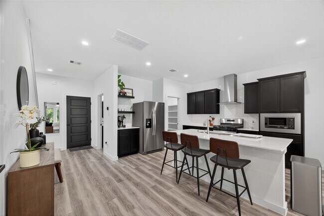 Building Photo - 3233 Creston Gate Dr
