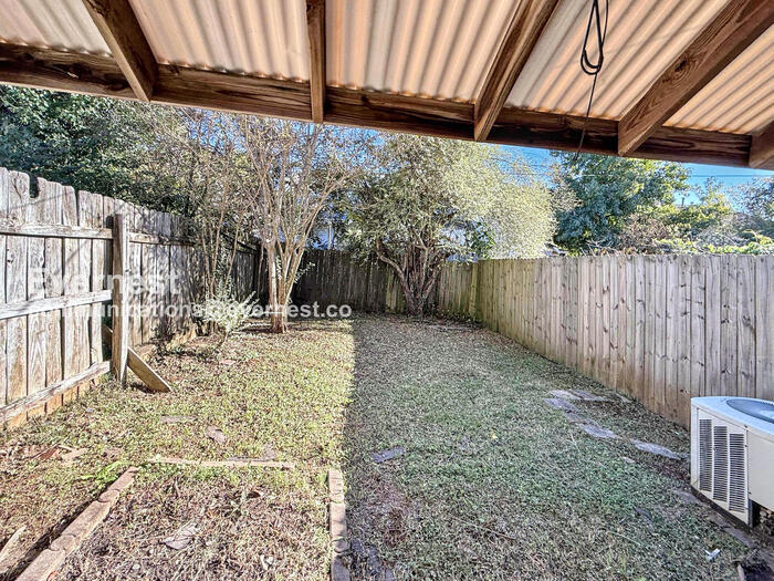 Building Photo - 5521 St James St