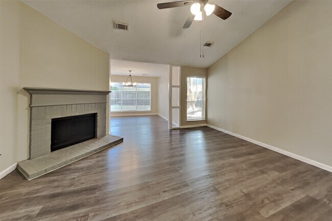 Building Photo - 5803 Forest Timbers Dr