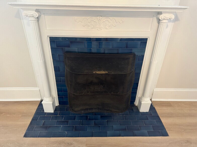 Building Photo - 604 Willis Ave