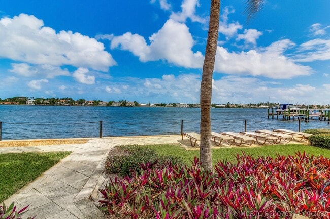 Building Photo - 167 Yacht Club Way