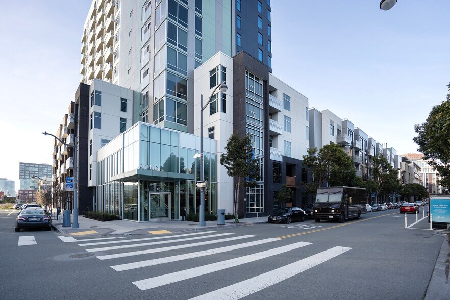 Building Photo - 690 Long Bridge St