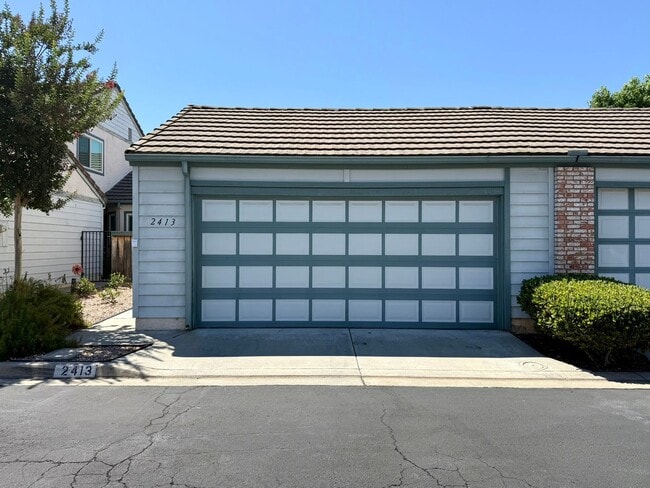 Building Photo - Single Story Townhome in Escondido!