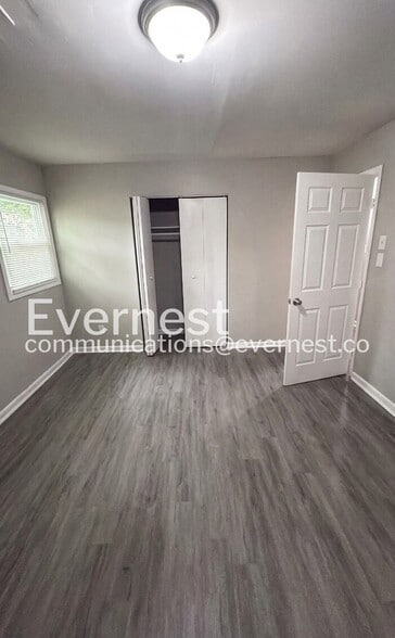 Building Photo - 1689 Thrasher Ct