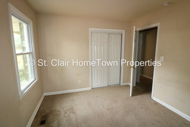 Building Photo - Cute Duplex Close to Pell City