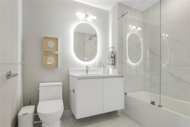 Building Photo - 700 NE 24th St