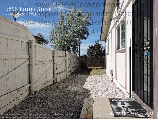 Building Photo - 6895 Lotus St