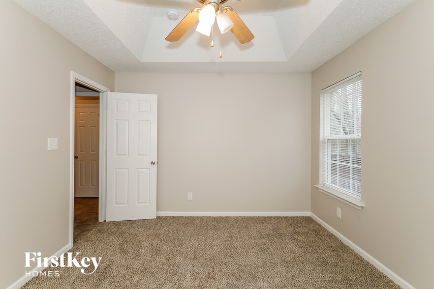 Building Photo - 2517 Pine Bark Ct