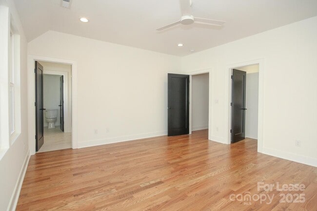 Building Photo - 1110 Greenleaf Ave