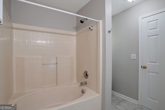 Building Photo - 413 Autumn Lake Ct