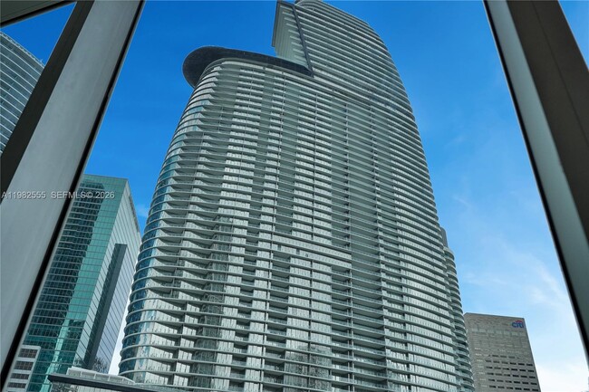 Building Photo - 465 Brickell Ave