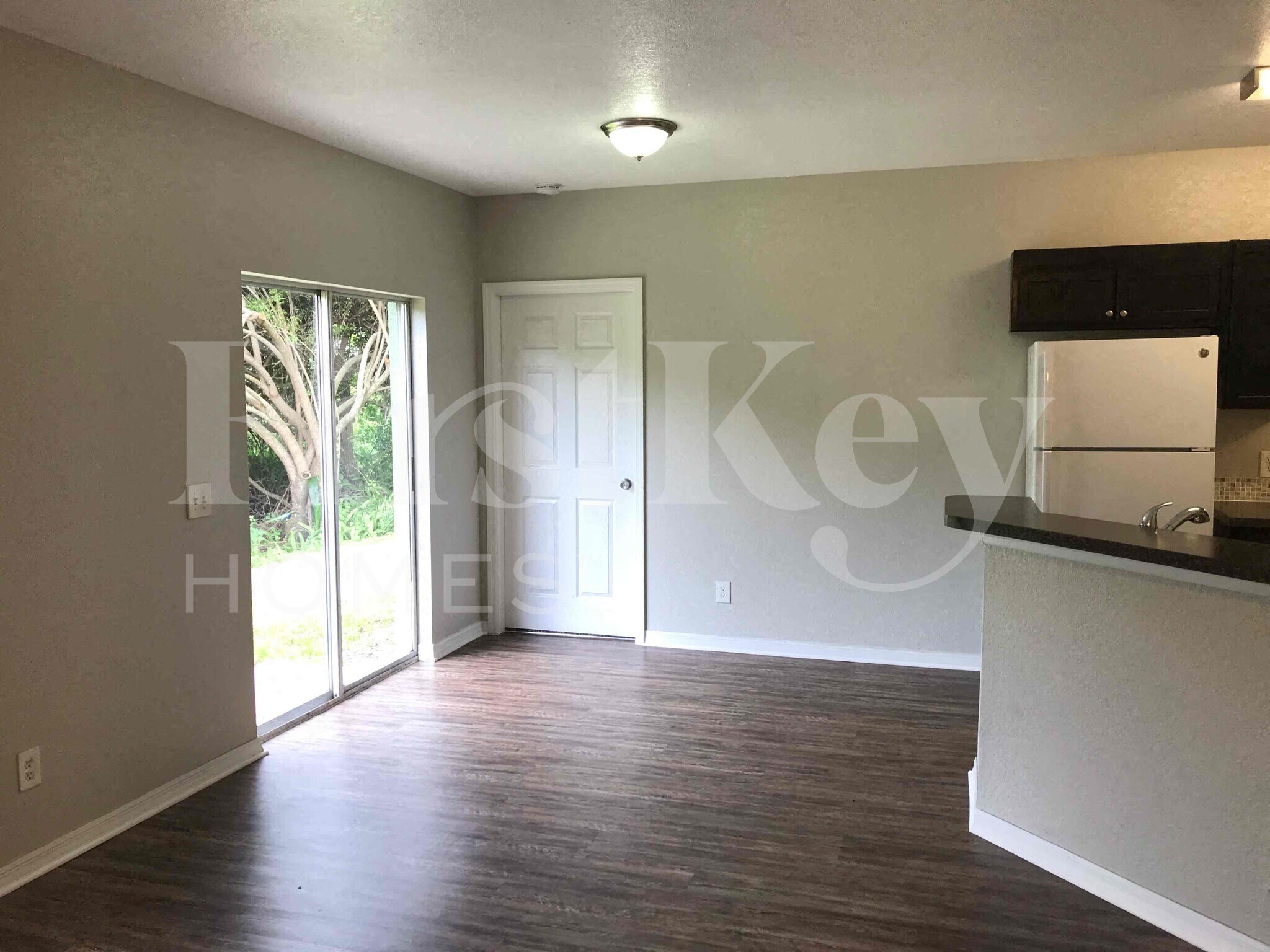 Building Photo - 5351 Sylvania Ave