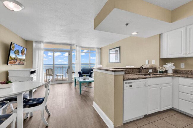 Building Photo - 2506 N Ocean Blvd