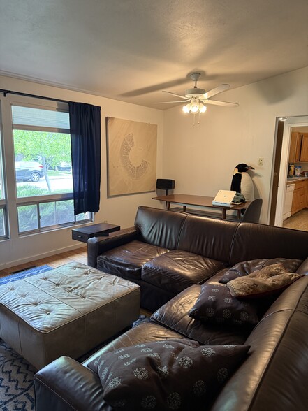 Living and dining area - 1020 N 20th St