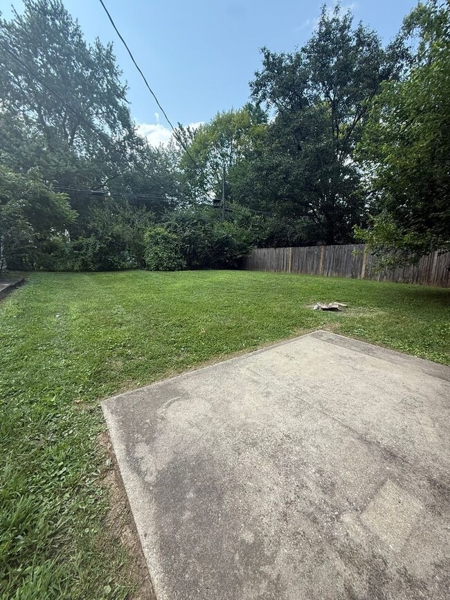 Building Photo - Fully Remodeled 2BR/1BA Ranch