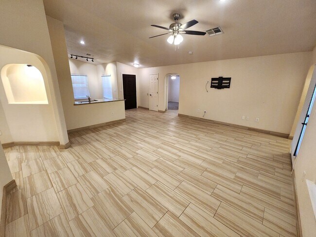 Building Photo - 1535 Vajillo Ln