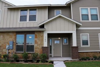 Building Photo - 740 Westfield Blvd