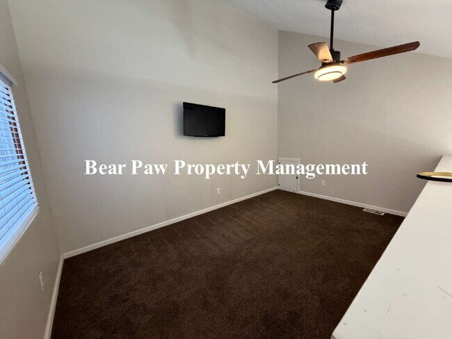 Building Photo - "Charming 2-Bed, 2-Bath Condo!"