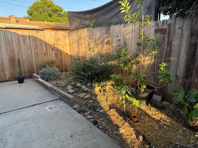 fenced backyard - 7135 Mohawk St