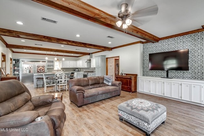 Building Photo - 1998 MS-16