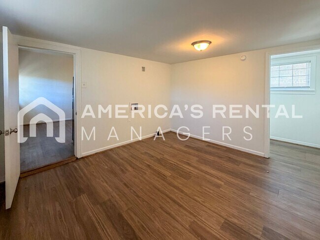 Building Photo - Charming & Spacious Graysville Home for Rent! SECTION 8 FREINDLY!