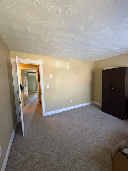 2nd Bedroom - 526 East Ave