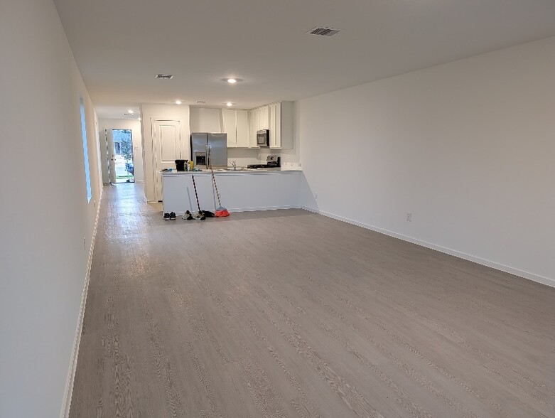 Building Photo - 447 Southern Magnolia Wy