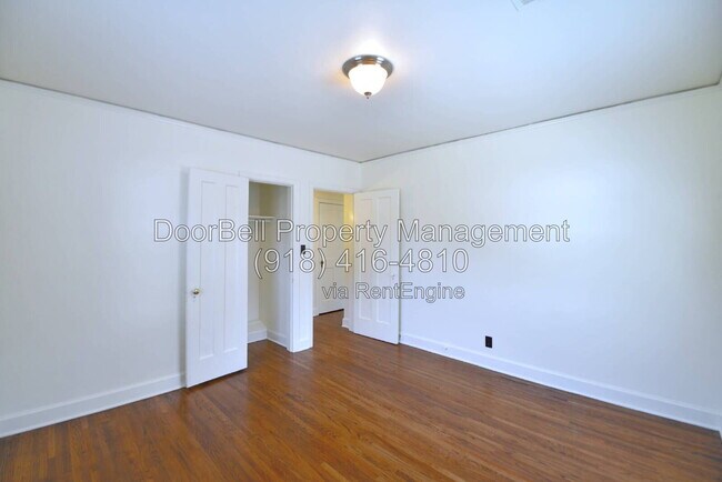 Building Photo - 1150 S Oswego Ave