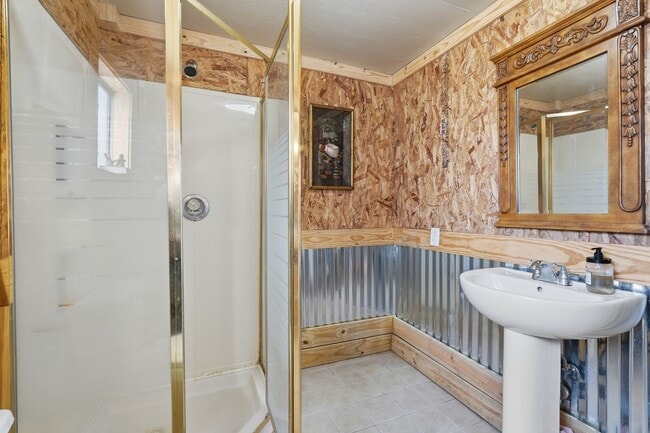 Building Photo - 360 S Lakeside Dr