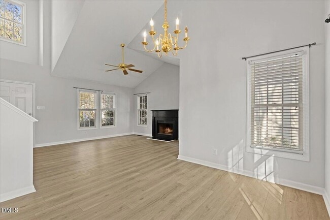 Building Photo - 102 Mint Hill Dr