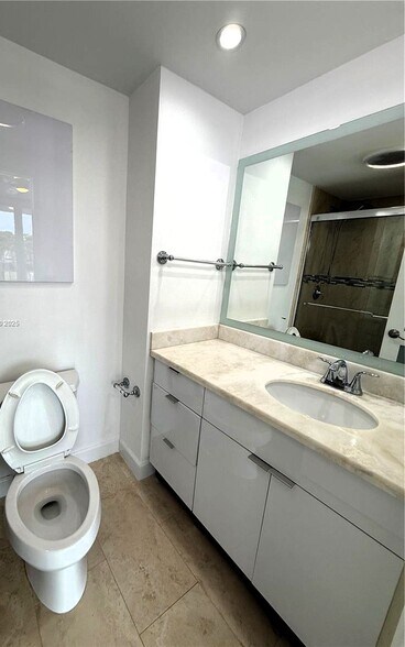 Building Photo - 6350 SW 139th Ct