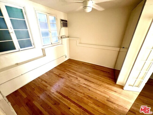 Building Photo - 2185 Broadview Terrace