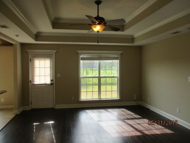 Building Photo - Experience Southern Comfort: Charming 3 Bed/2 Bath Home in Valdosta, GA