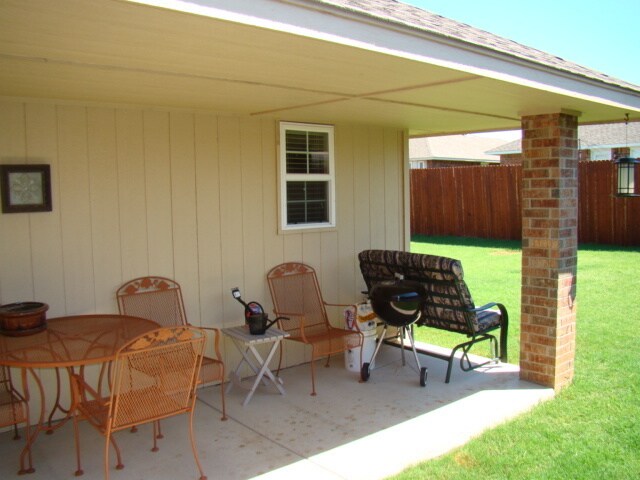 Building Photo - 4 Bedrooms - Moore Schools - Open Plan
