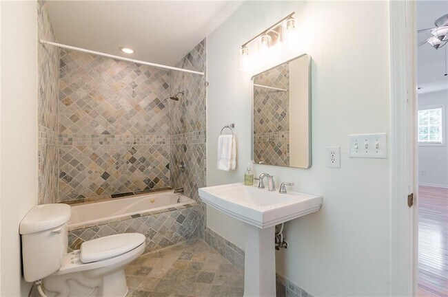 Building Photo - 2820 Hosea L Williams Dr NE