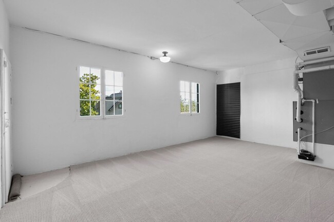 Building Photo - 4Bd/1.75Ba Seattle House