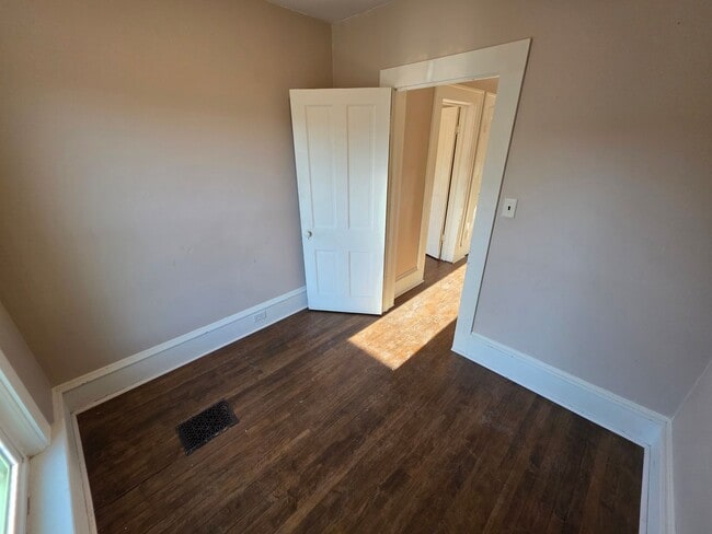 Building Photo - 523-525 Bay