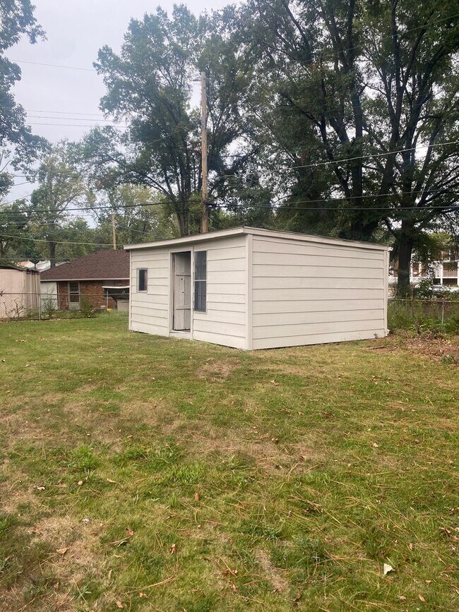 Building Photo - Spacious 4-Bedroom Home in Memphis-Perfect...