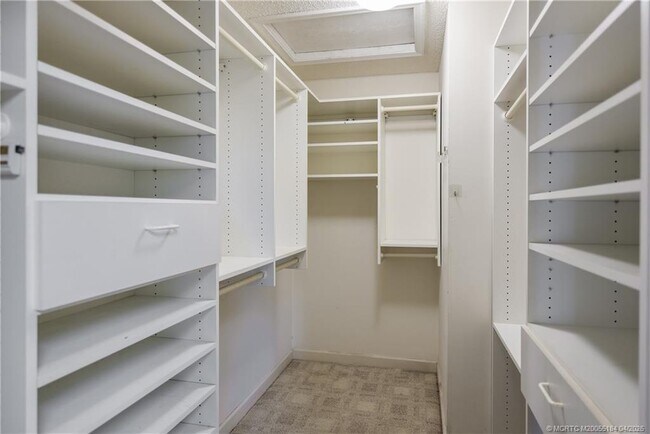 Building Photo - 4194 SW Gleneagle Cir