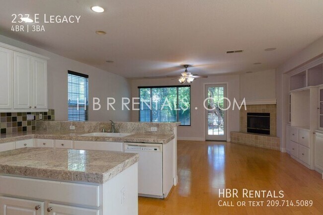 Building Photo - WICKLUND Village 4 Bedroom Home - Gated Dr...