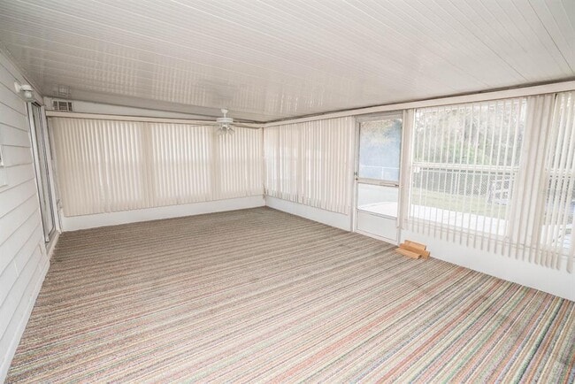 Building Photo - 2764 Kavalier Dr