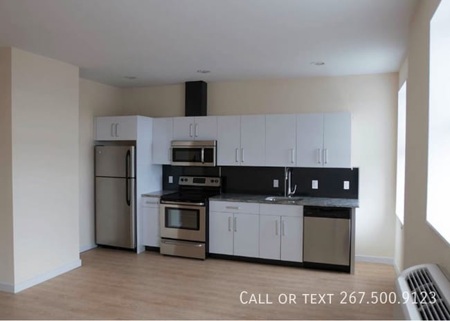 Building Photo - 243 S 49th St